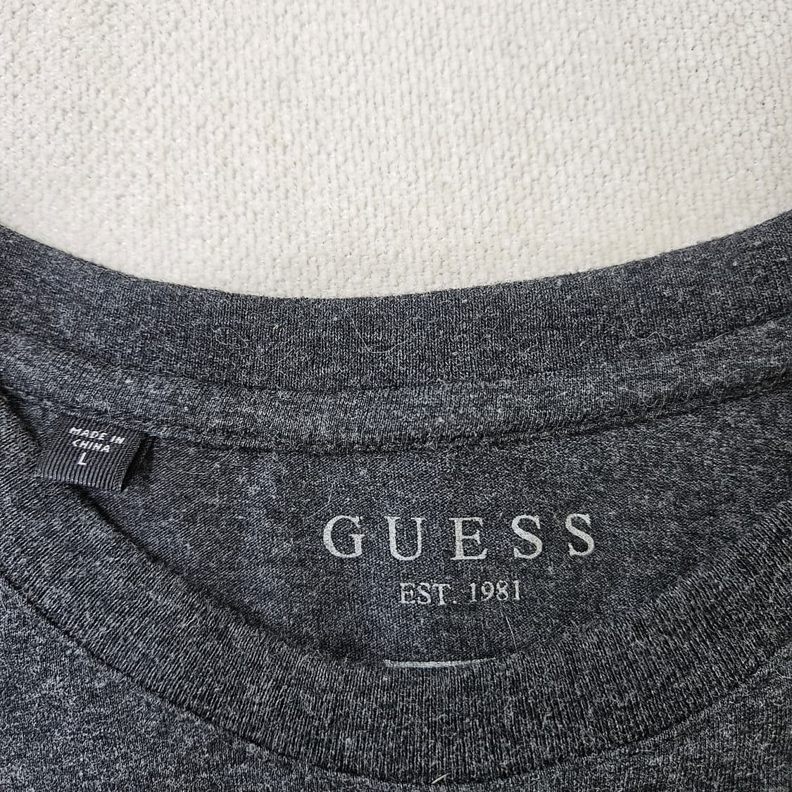 L 게스 삼각 로고 반팔티 0313Y 상품이미지3