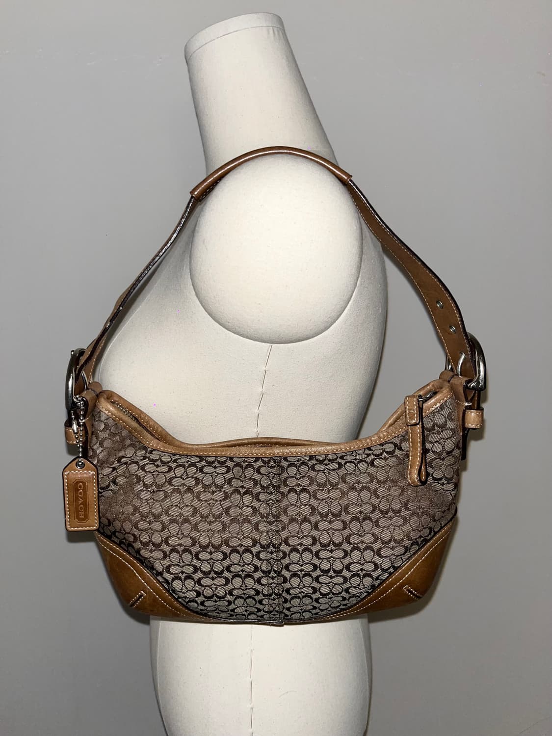 Coach Mini Beige Shoulder Bag 상품이미지1