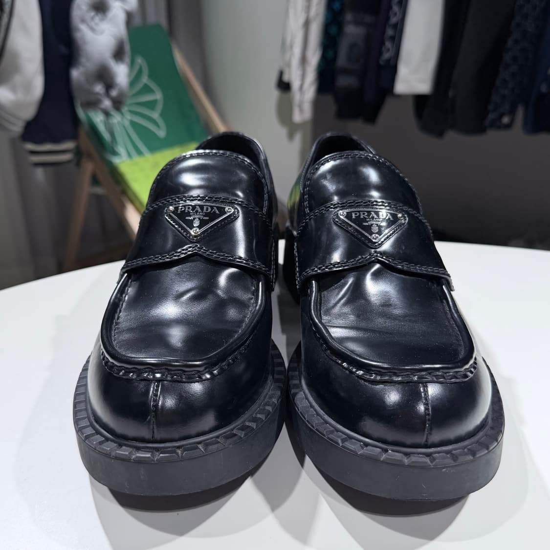 (A/9) / 프라다 초콜릿 브러시드 레더 가죽 로퍼 블랙 상품이미지2