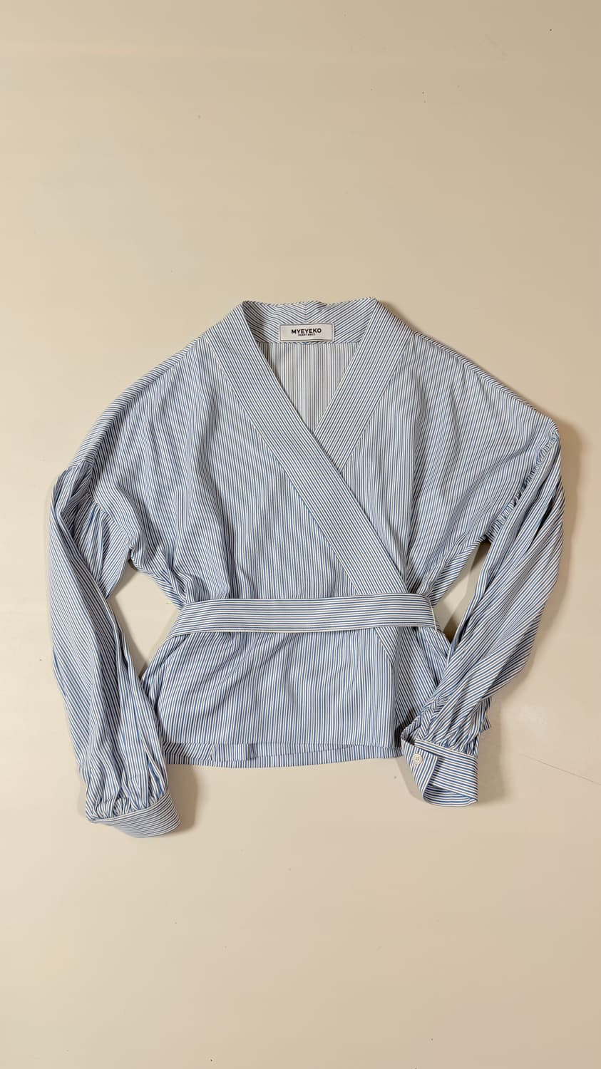 마이아이코 MYEYEKO 스트라이프 벨티드 랩스타일셔츠 정가 18만원대 상품이미지5