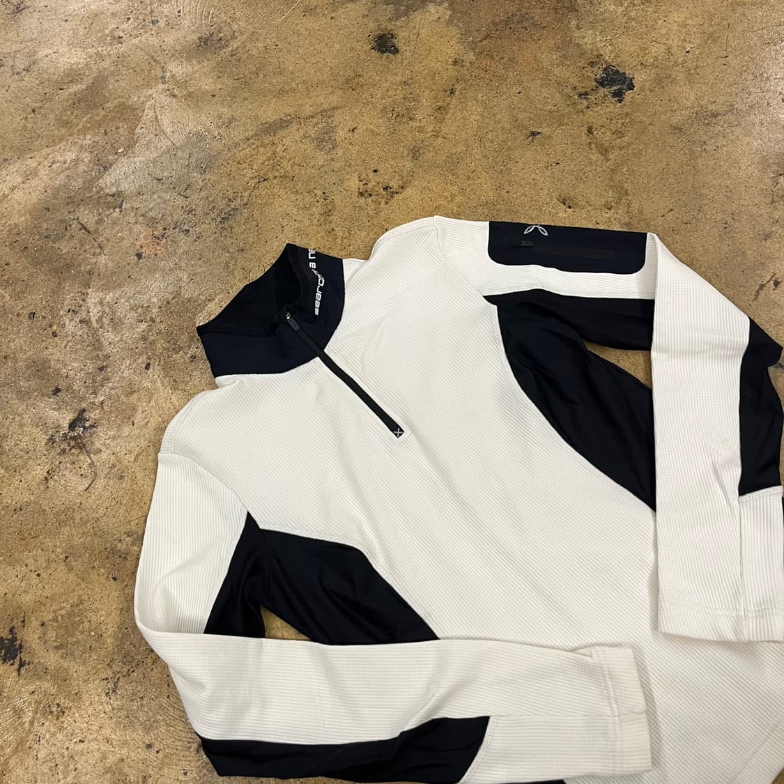 [정품/M] 몬츄라 하프집업 긴팔티 화이트 블랙 b18 상품이미지1
