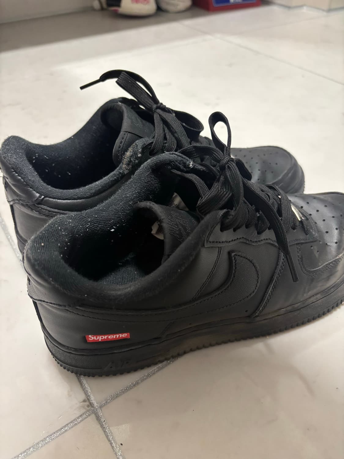 슈프림 블랙포스 상품이미지1