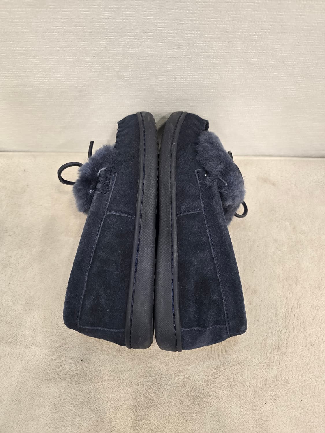 베어파우 여성 퍼 모카신 네이비 240 상품이미지6