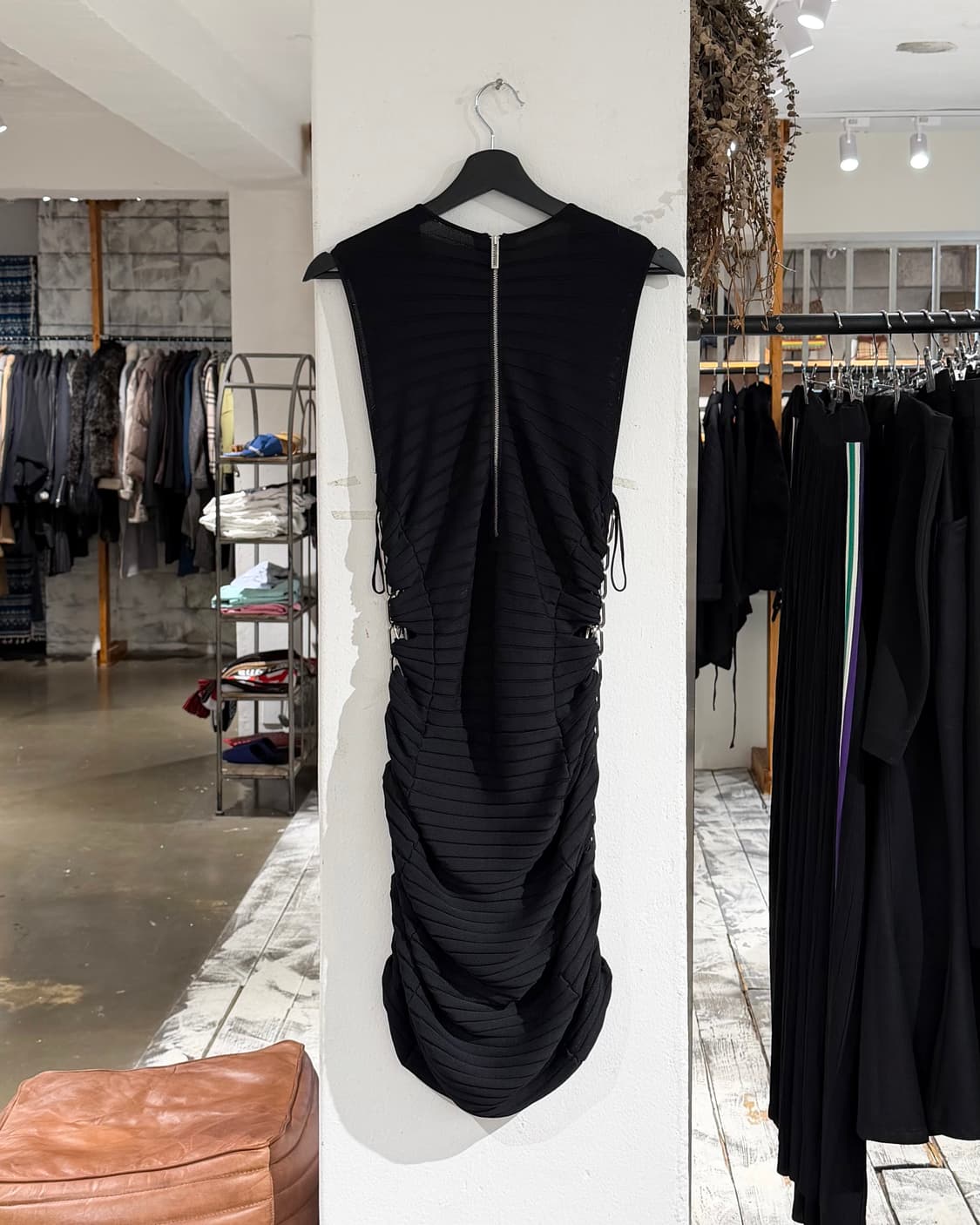 디온 리 블랙 브레이디드 립 니트 미니 드레스 상품이미지6