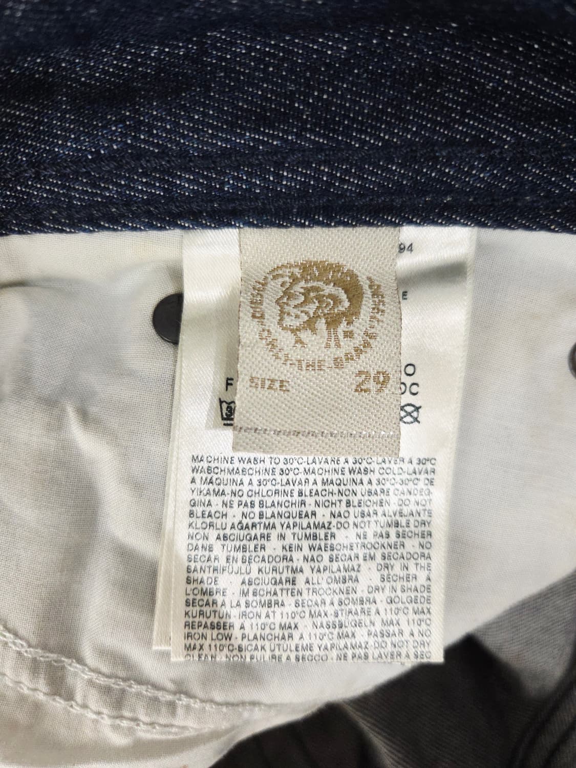 DIESEL 디젤 VIKER 레귤러 스트레이트 데님 팬츠 상품이미지8