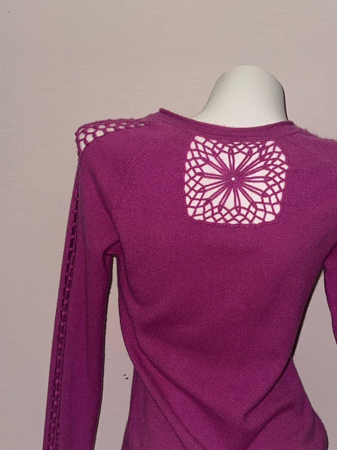 딥 퍼플 백 오픈 크로셰 펀칭 니트 상품이미지3