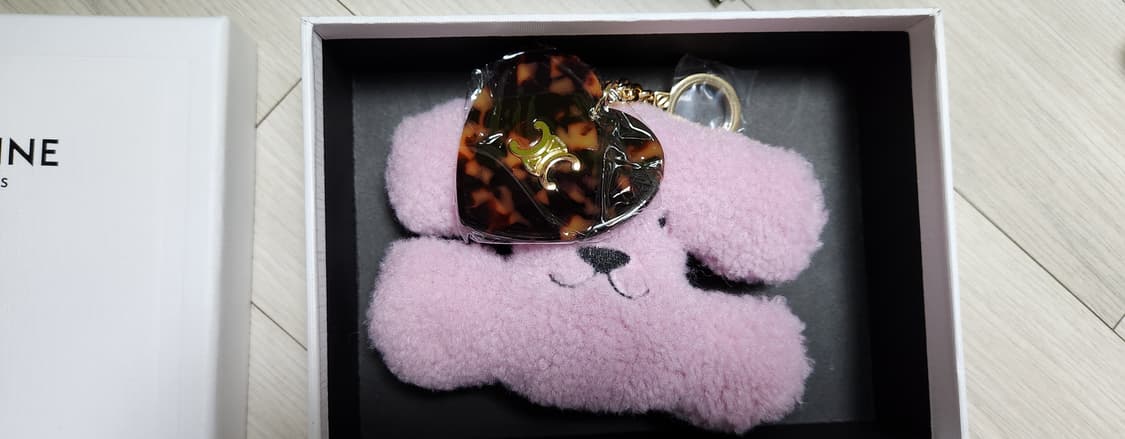 셀린느 트리옹프 하트 폼폼 참 셔링 앤 아세테이트 내츄럴 상품이미지3