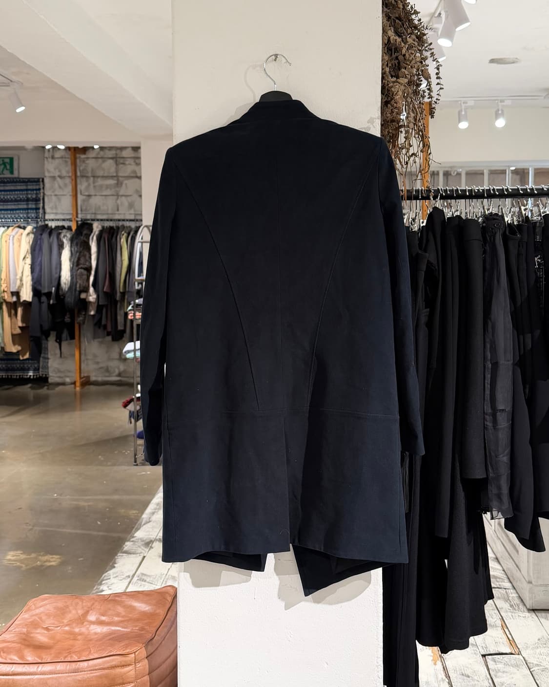 헬무트랭 네이비블랙 스웨이드 뒷트임 자켓 상품이미지7