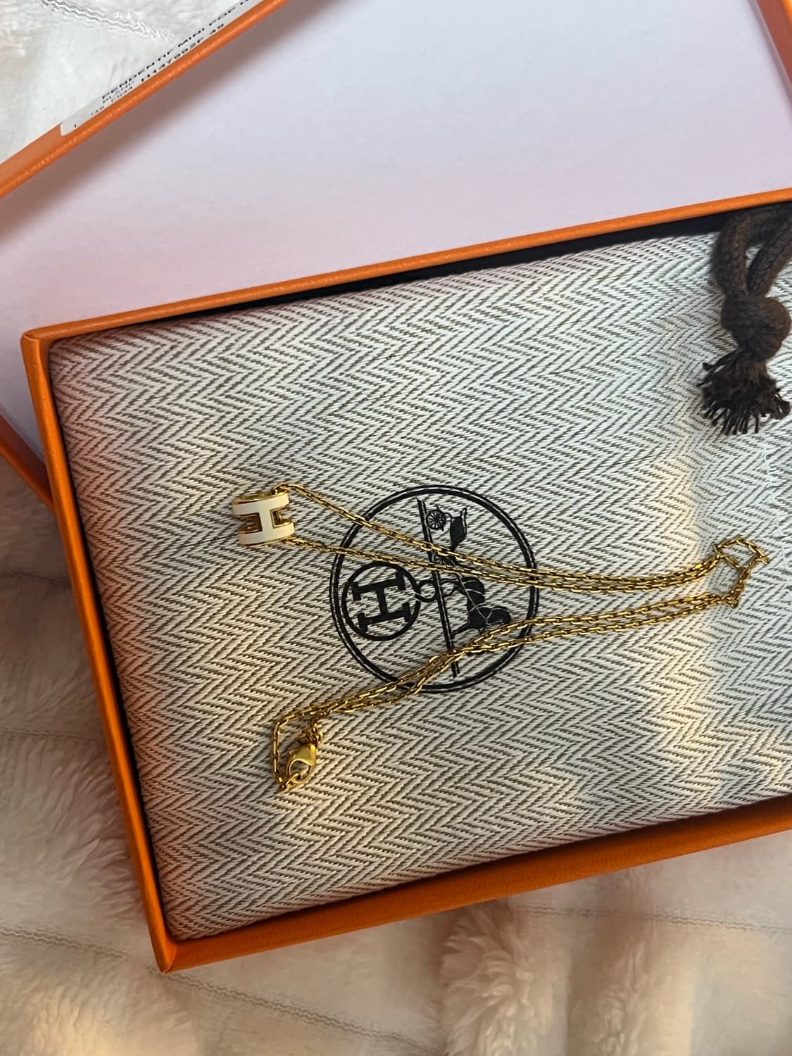 에르메스 미니 팝아슈 펜던트 골드 & 블랑 목걸이 상품이미지1