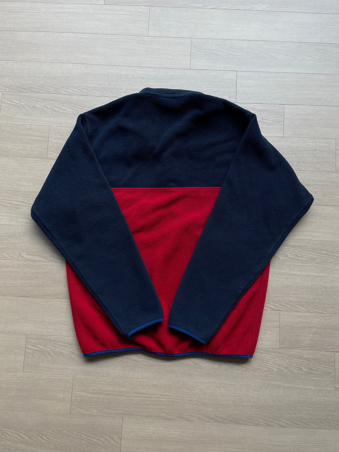 파타고니아 신칠라 레드 블루 플리스 켄달 제너 상품이미지3