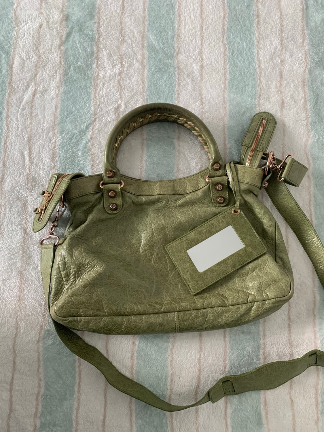 발렌시아가 시티백 모터백 올리브 컬러 정품 상품이미지8