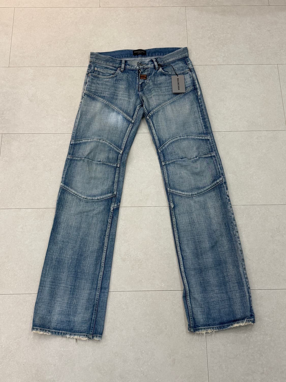 [S] 발렌시아가 25SS 피티드 플레어 데님팬츠 상품이미지1