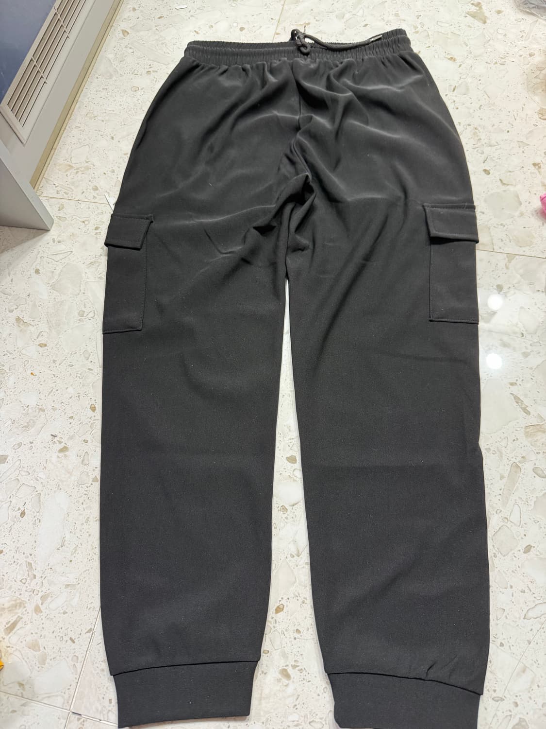 Alo 알로요가 카고 조거 팬츠 블랙 L (미착용 새상품) 상품이미지5