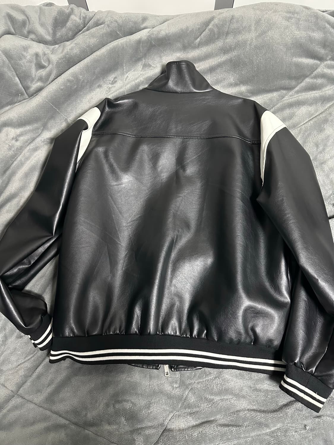 레더 하이넥 바시티자켓 상품이미지2