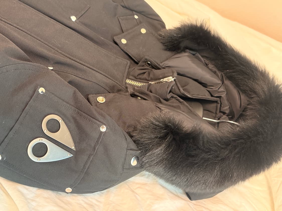 Moose knuckles  스틸링 블랙 폭스 퍼 파카 상품이미지2