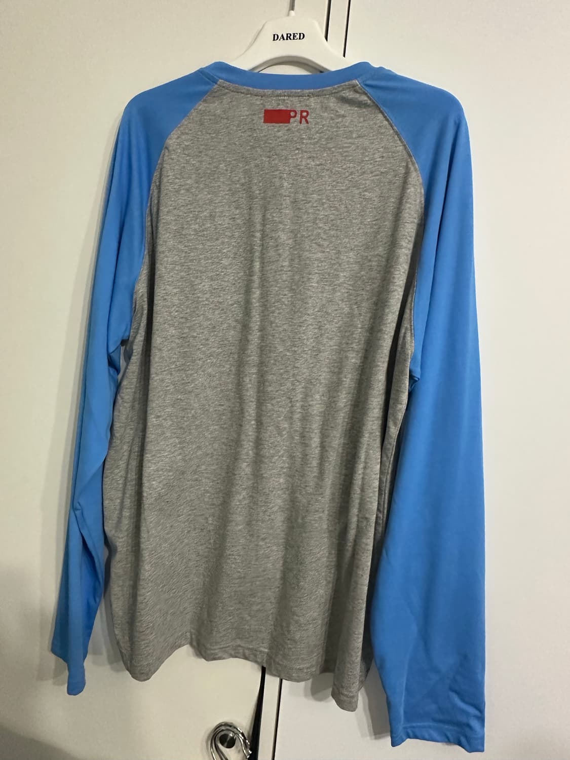 프랙티컬앤리얼리스틱 롱슬리브  상품이미지2