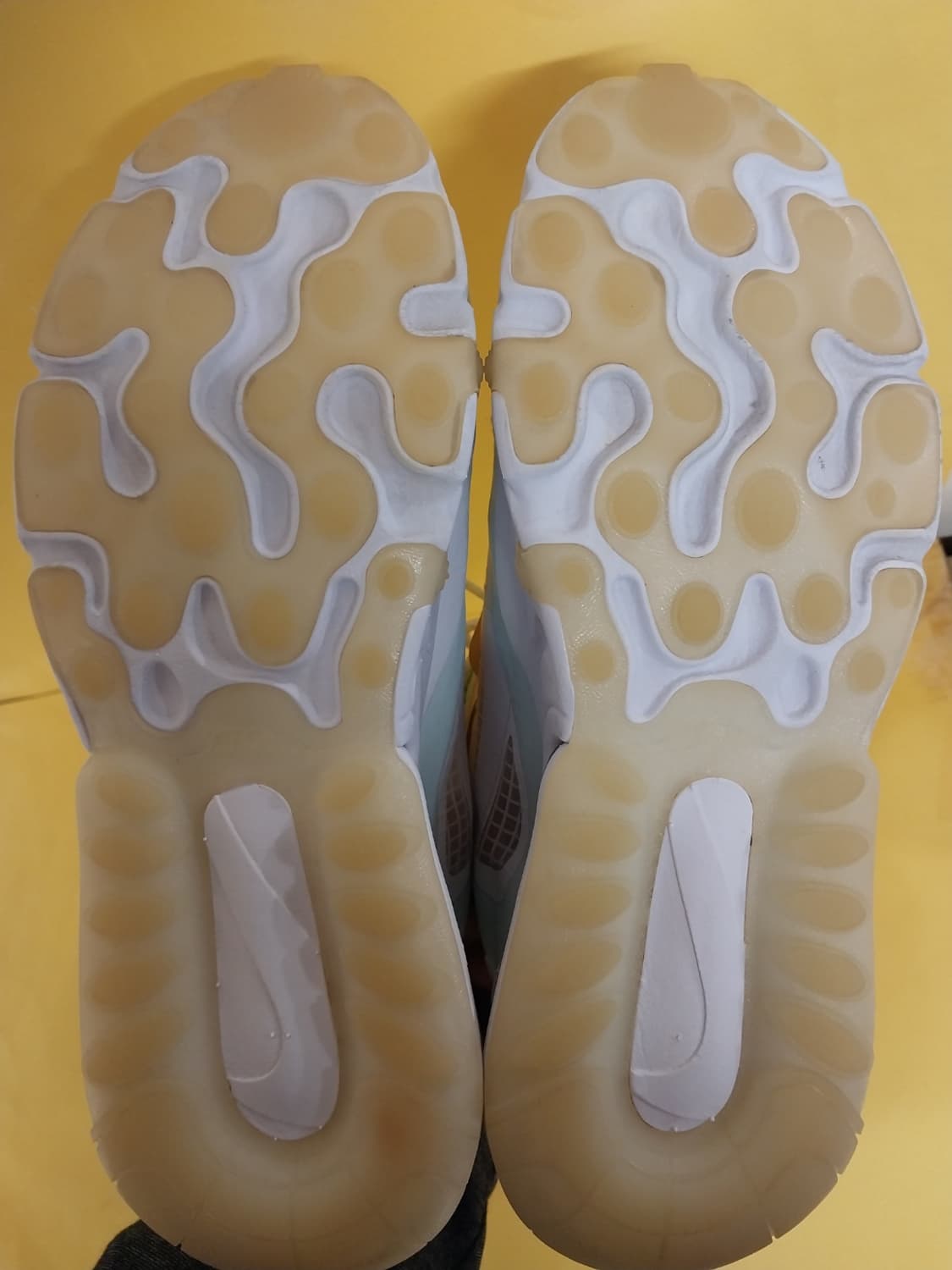 여성 나이키 에어맥스 270 리액트 SE 런닝화, 운동화 (235) 상품이미지9