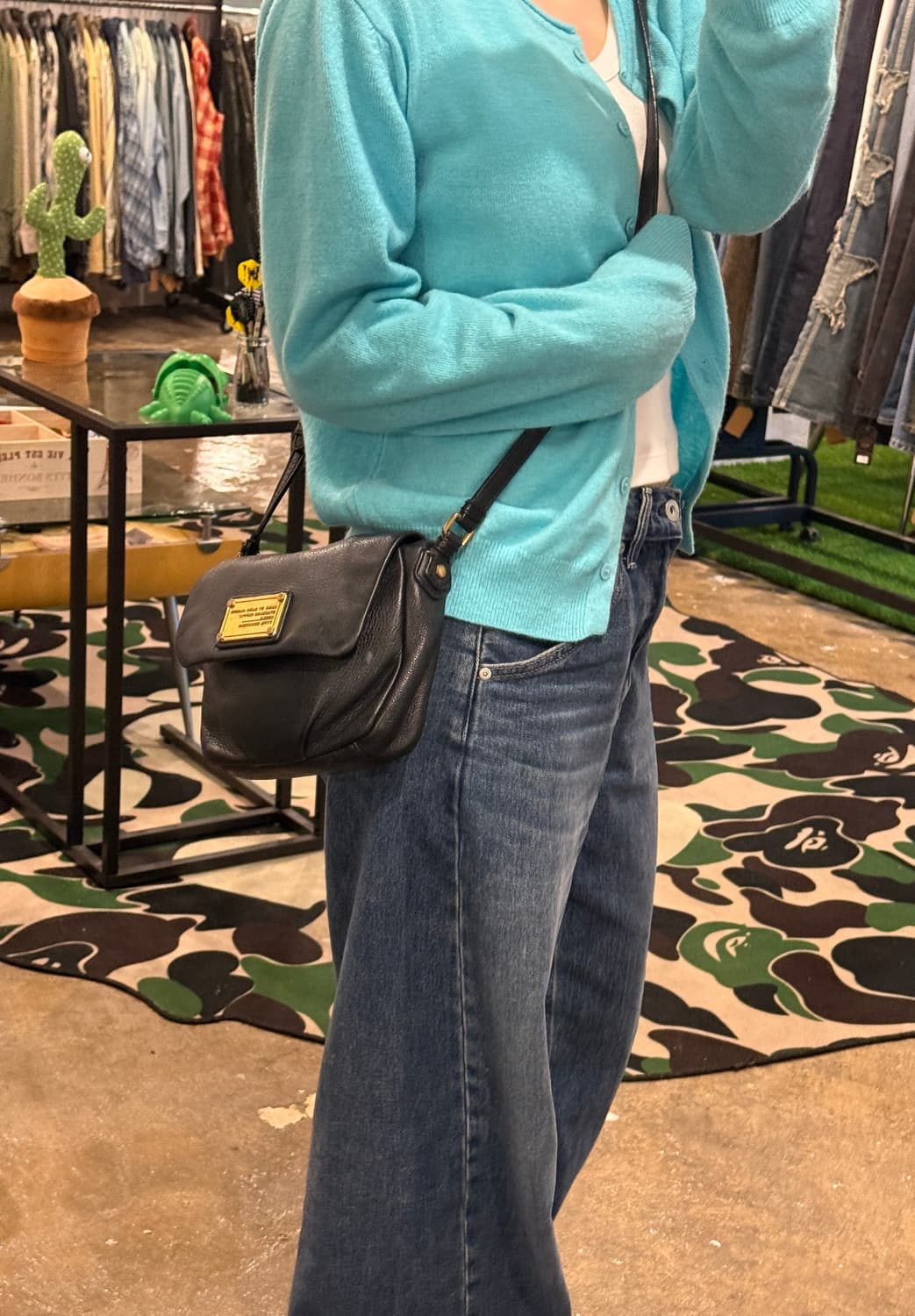 마크 제이콥스 클래식 Q 플랩 퍼시 미니 크로스백 상품이미지1