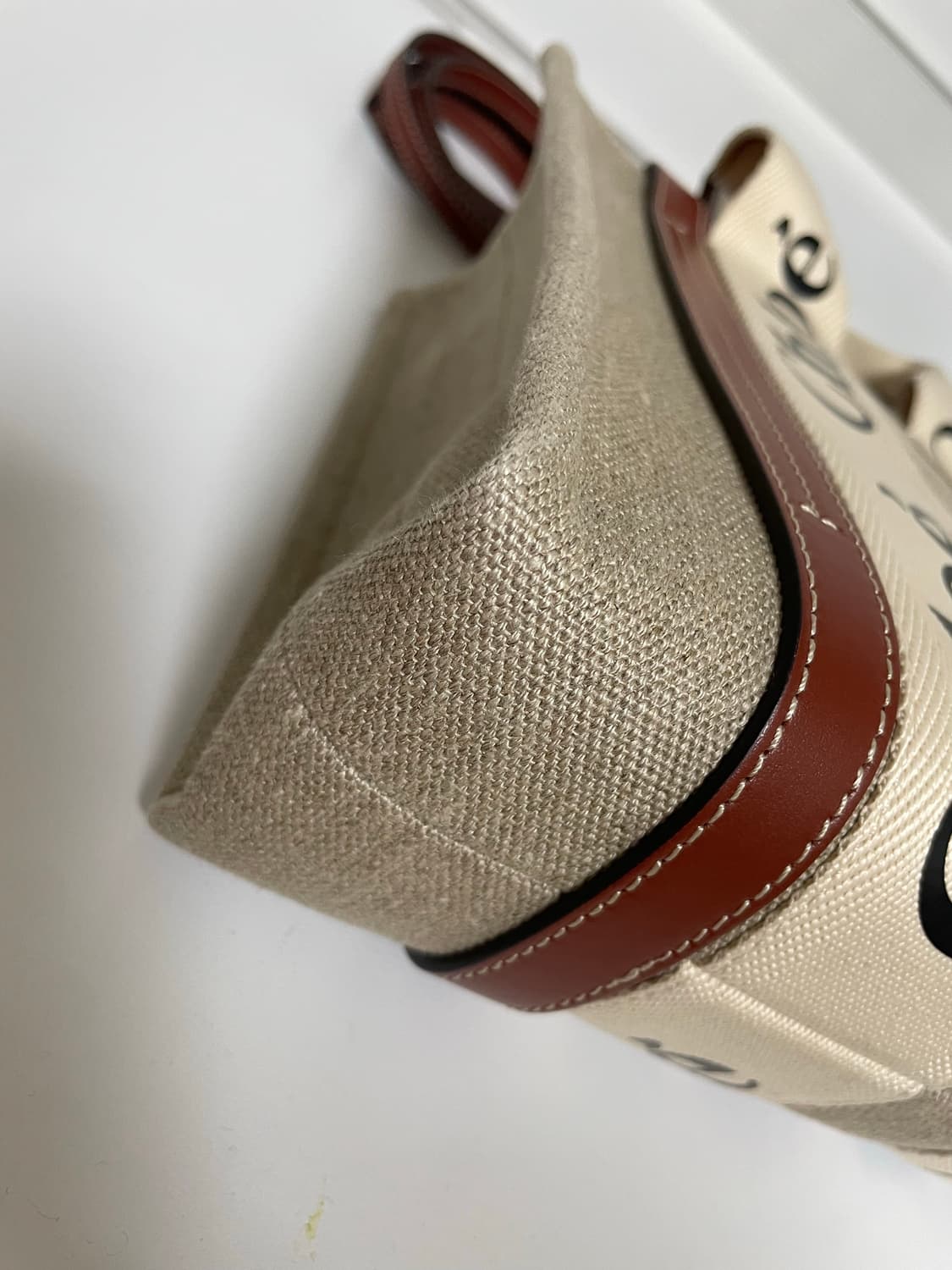 끌로에 우디백 스몰 스트랩 토트백 상품이미지2