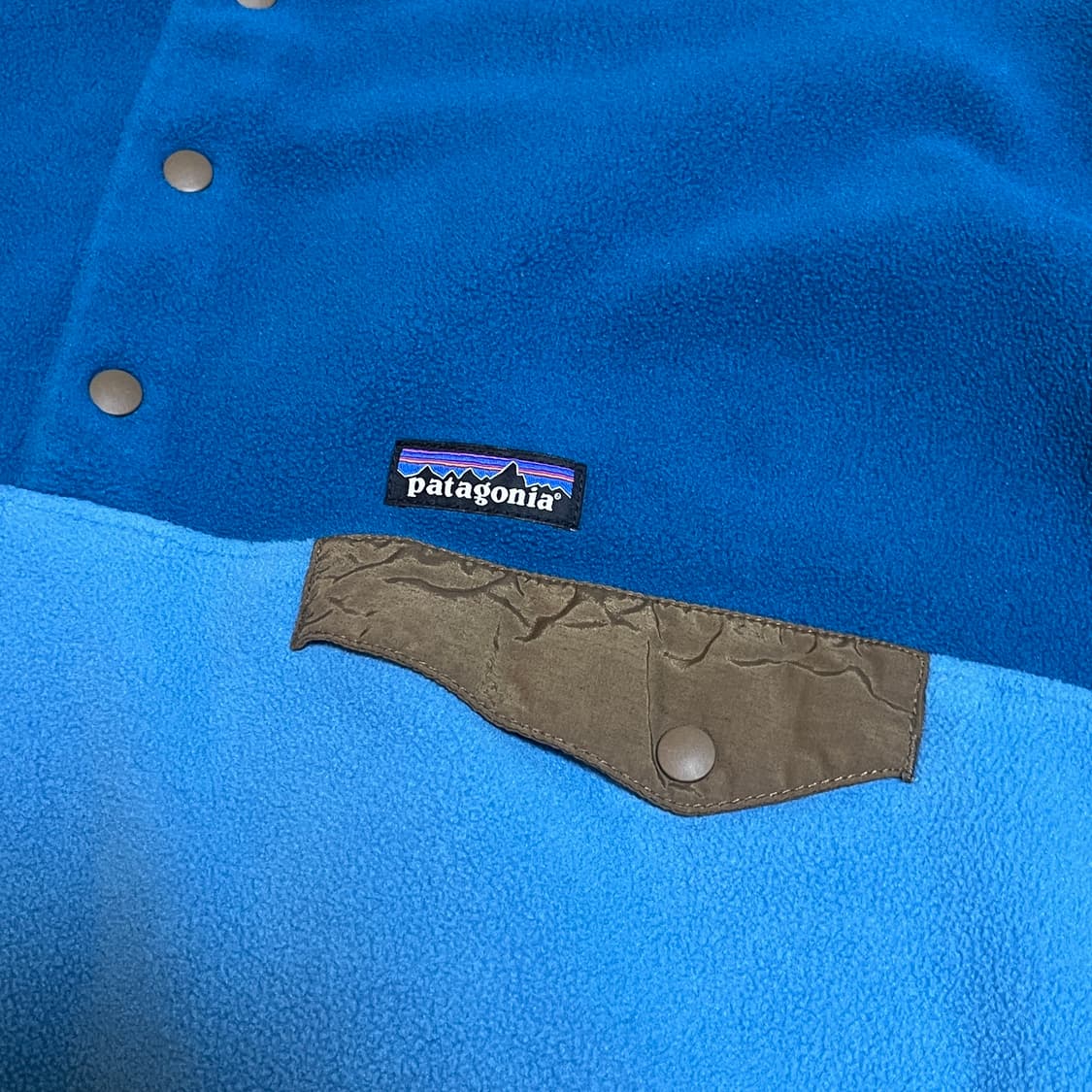파타고니아 신칠라 스냅티 L 트래비스 스캇 착용 상품이미지4