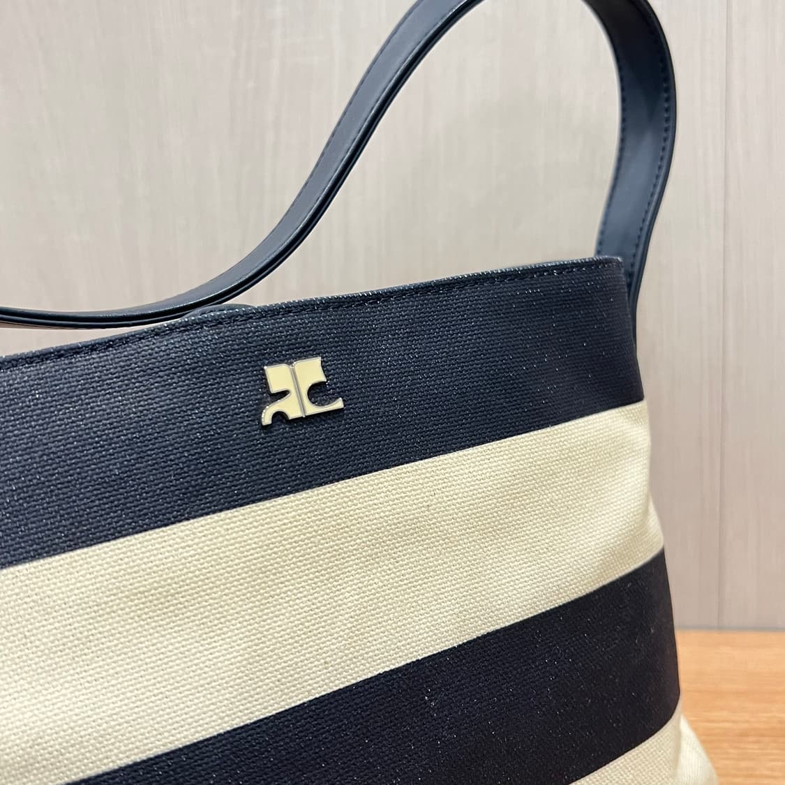 꾸레쥬 숄더백 상품이미지7