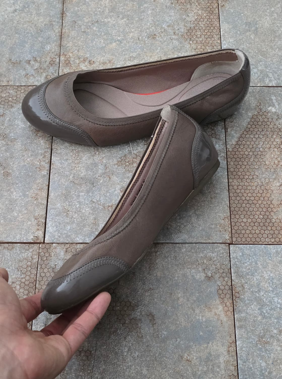 (245)락포트 토탈 모션 크레센트 캡 토 플랫 슈즈 상품이미지5