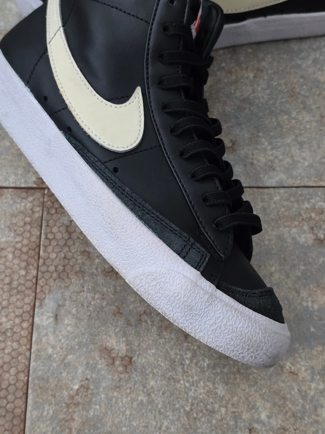 (240)나이키 블레이저 미드 77 빈티지 검흰 상품이미지8
