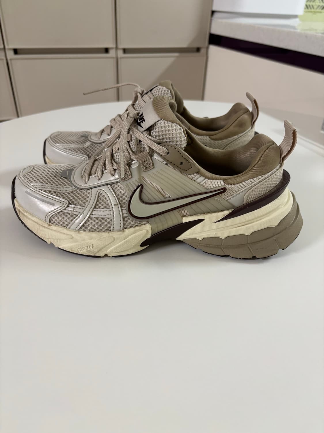 나이키 V2K런 베이지230 상품이미지2