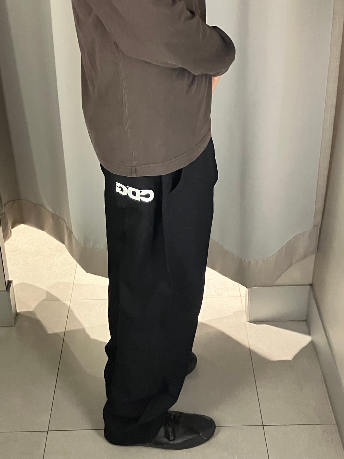 [L] 꼼데가르송 CDG 백로고 팬츠 다크네이비 상품이미지5