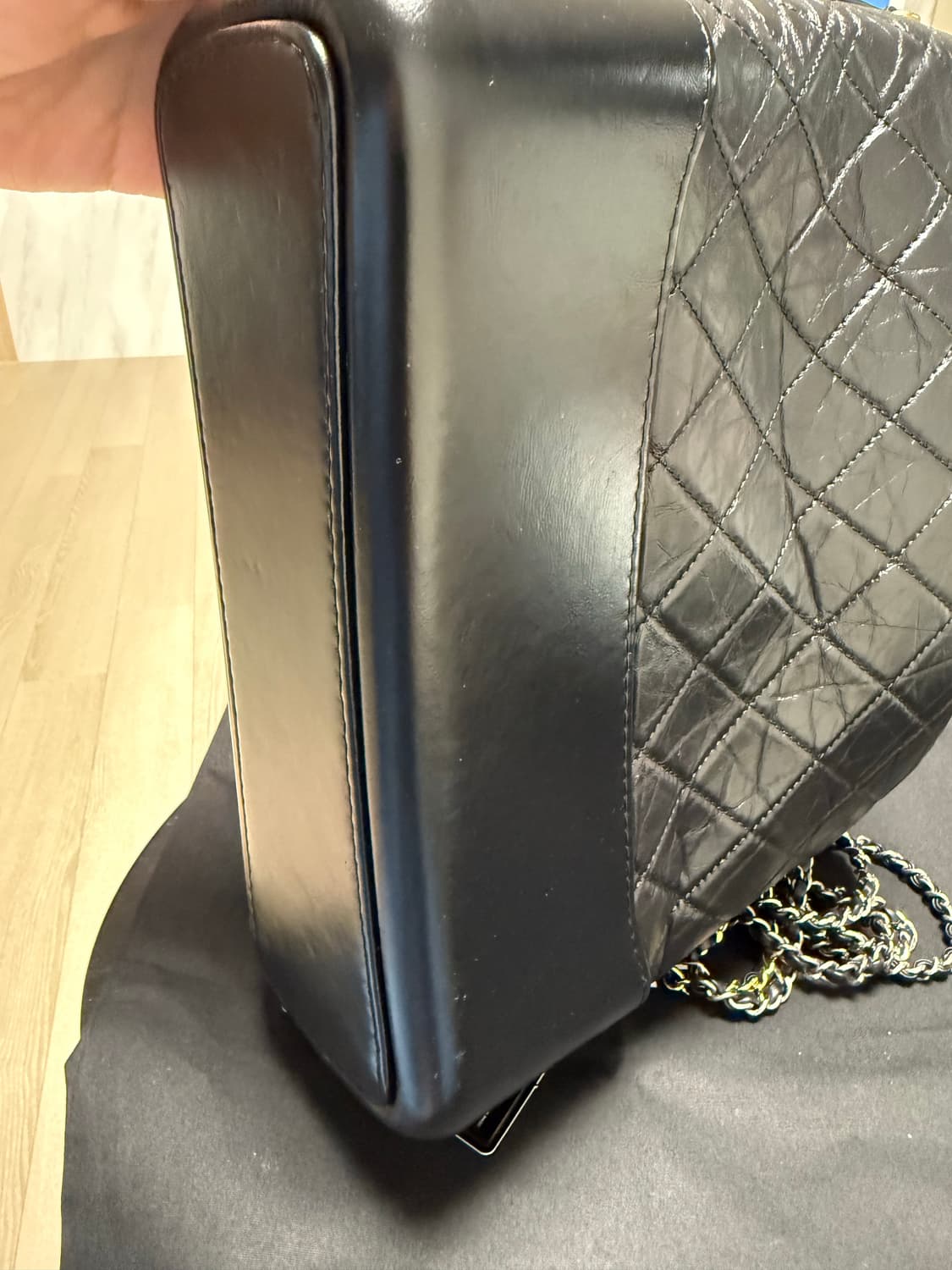 샤넬 빈티지카프스킨 호보백 신미듐 28번대 상품이미지7