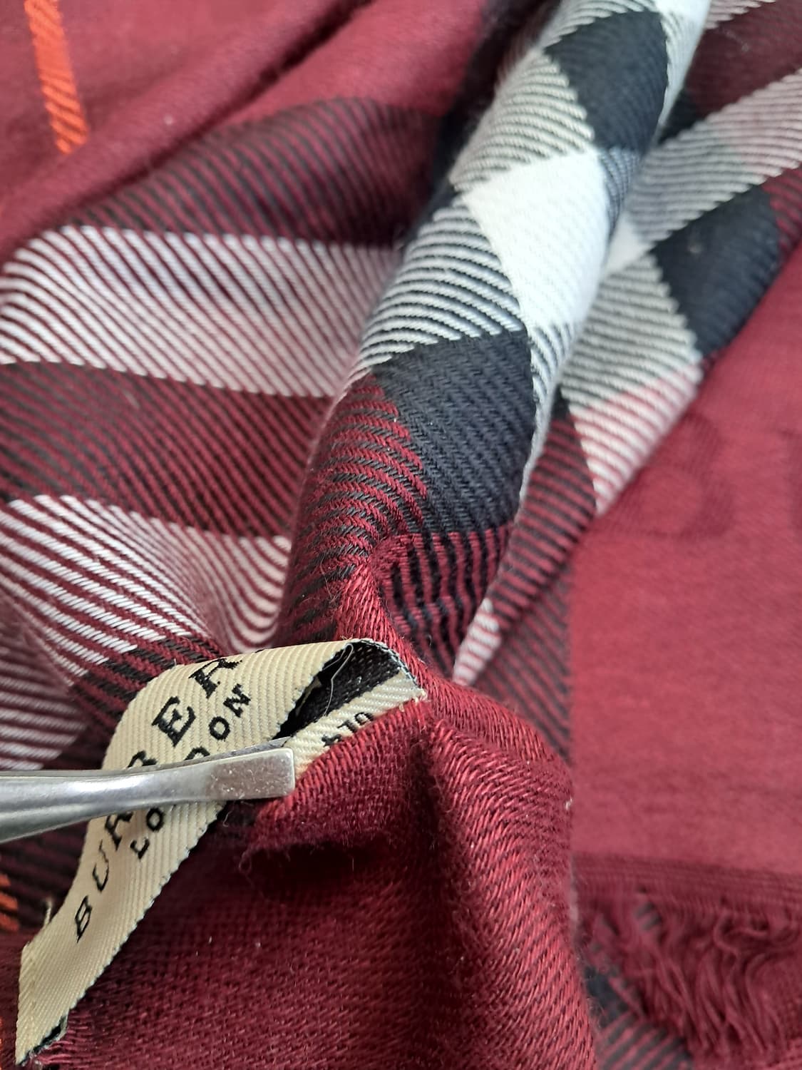 버버리 울실크 머플러 상품이미지4