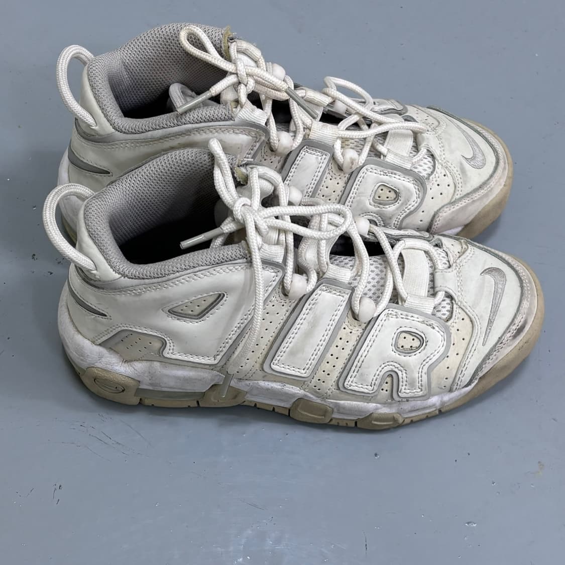 235 나이키 에어모어 업템포 트리플 0415E 상품이미지2