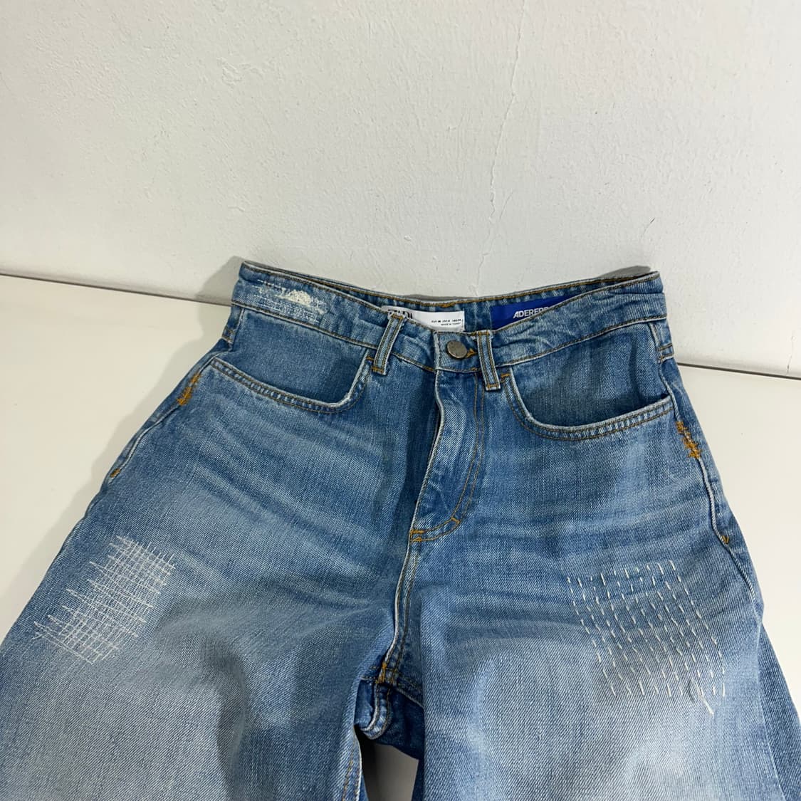 36 아더에러 X 자라 자더에러 연청 패치워크 페인트 데님팬츠 상품이미지3