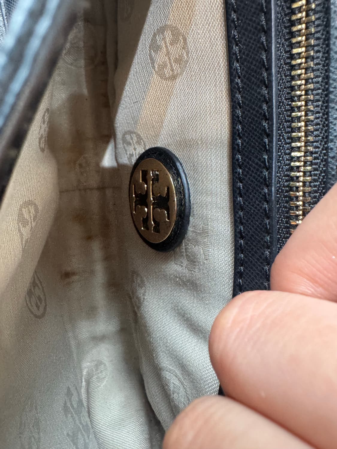 토리버치 블랙 레더 크로스백 상품이미지4