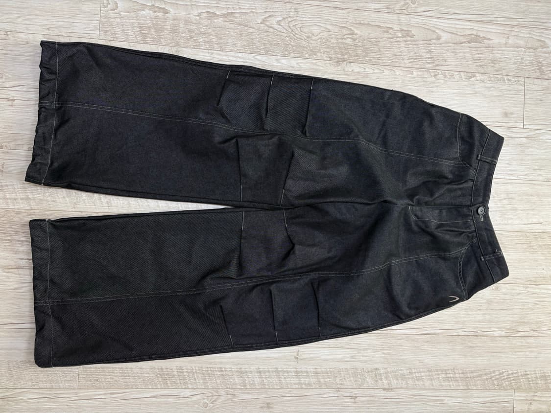 아캄 핀턱 데님팬츠 블랙 2 상품이미지2