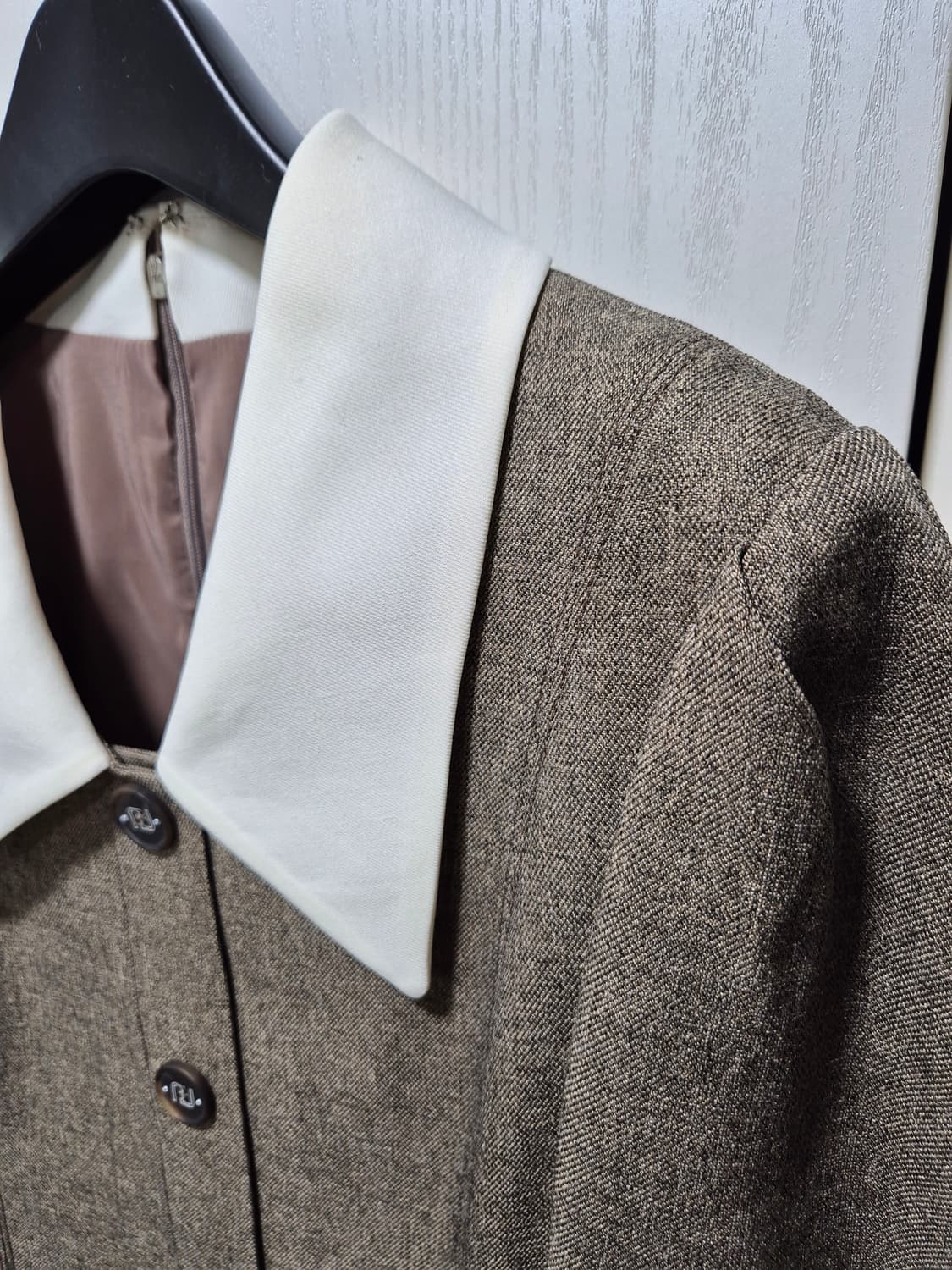 (세일)(새상품)온앤온 카라 퍼프 포인트 원피스 상품이미지4