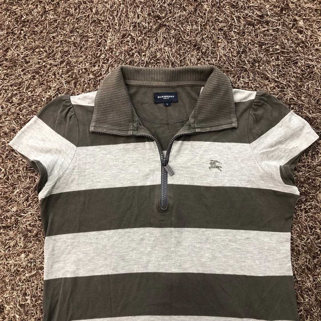 버버리 스트라이프 하이넥 집업 반팔 티셔츠 상품이미지3