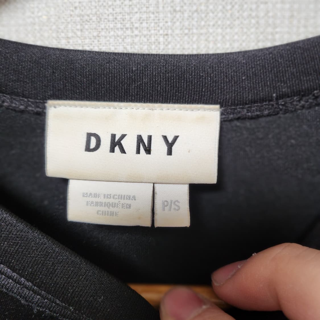 [S] DKNY 블랙 프린팅 맨투맨 상품이미지5