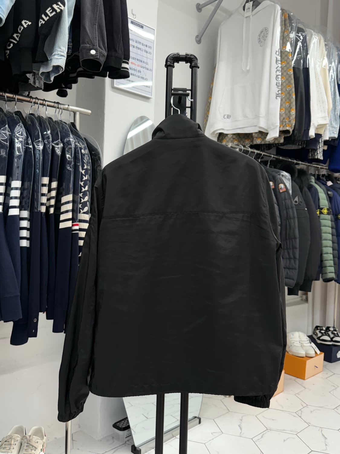 [54] 프라다 삼각로고 리나일론 바람막이 상품이미지2