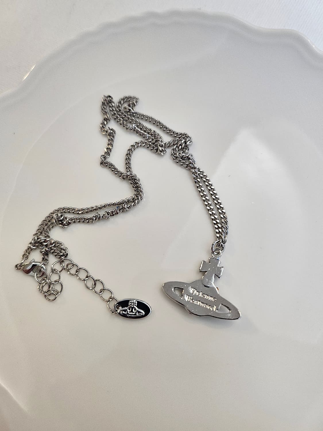 비비안웨스트우드 업사이클링 블루큐빅 목걸이 상품이미지5