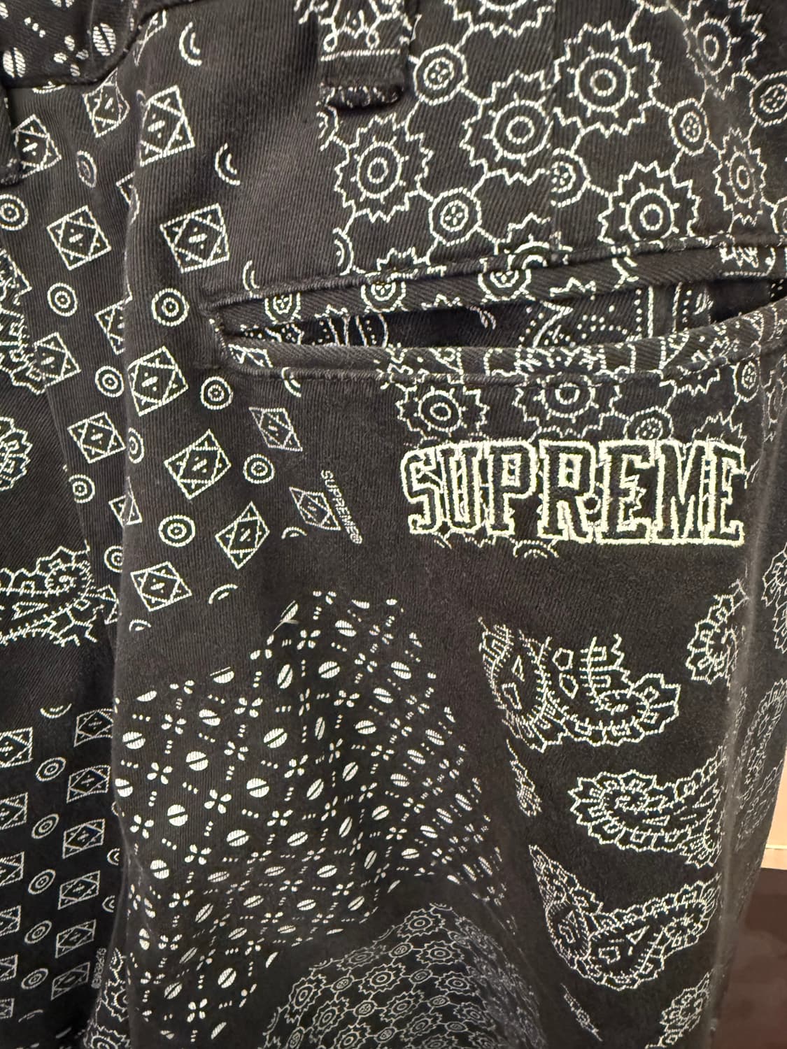 슈프림 블랙 프린팅 팬츠 상품이미지3