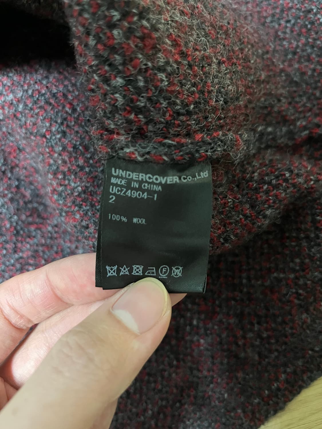 언더커버 울100 브이넥 니트 (L) 상품이미지4