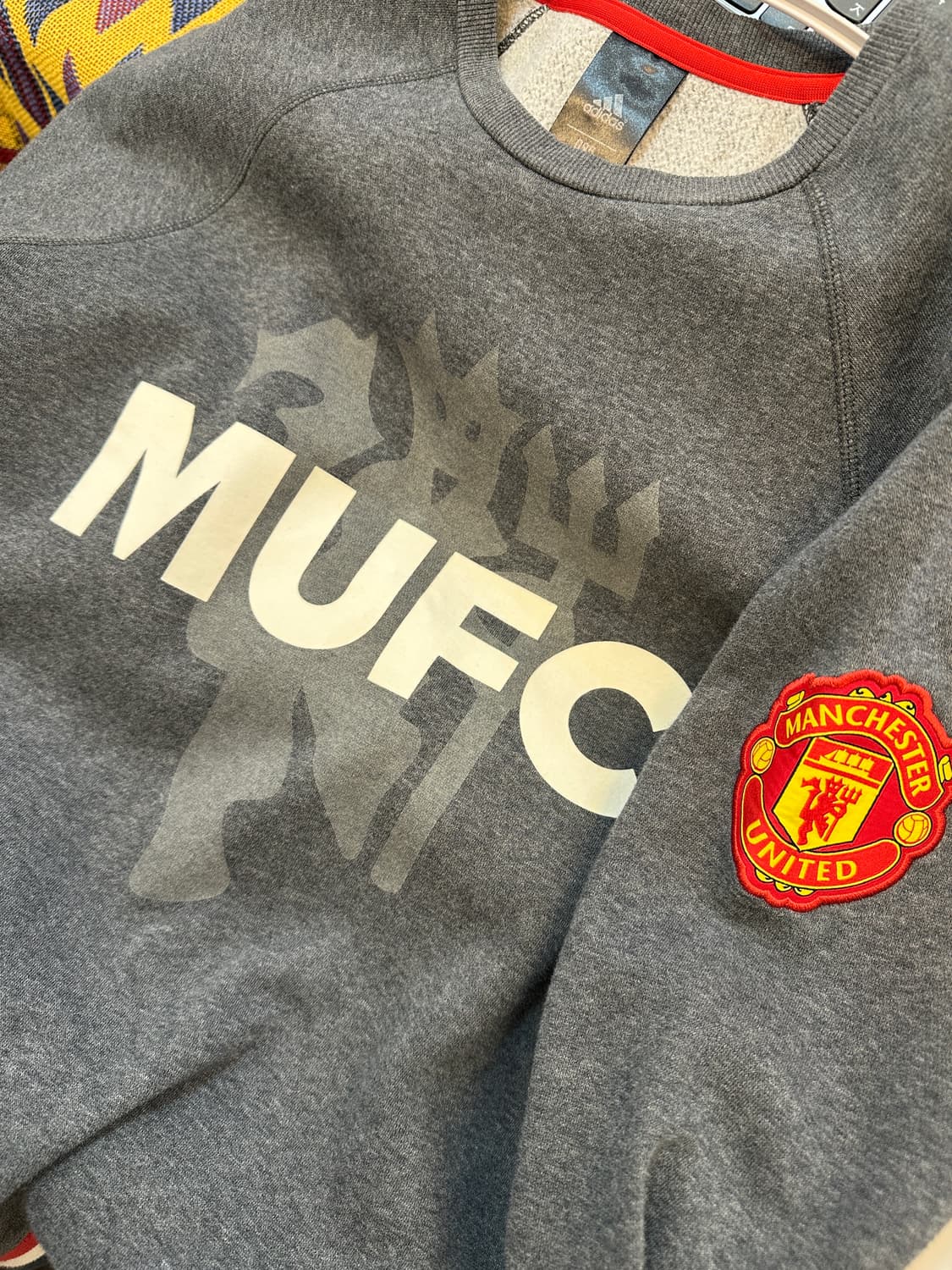 95) 아디다스 맨체스터 유나이티드 얇은 기모 맨투맨 상품이미지4