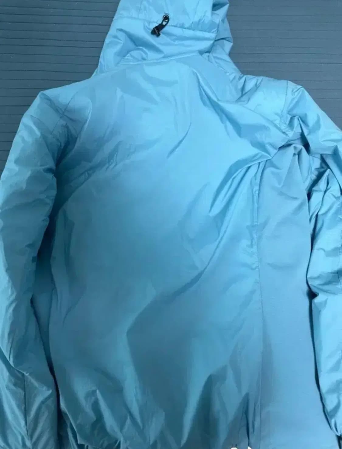 아크테릭스 아톰 lt M 사이즈  오염 하자 일절 없습니다 크림 95만원 상품이미지4