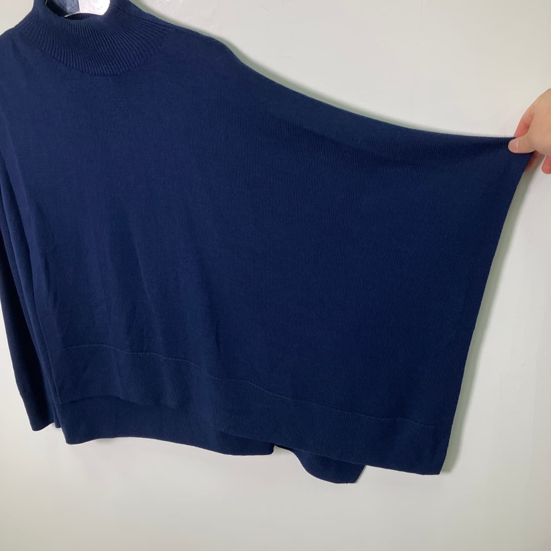 코스 메리노 울 하이브리드 케이프 니트 상품이미지4