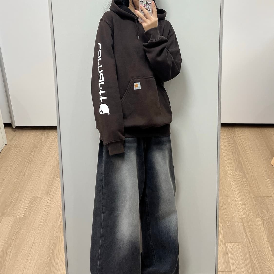 칼하트 다크브라운 미드웨이트 풀오버 후드티 상품이미지1