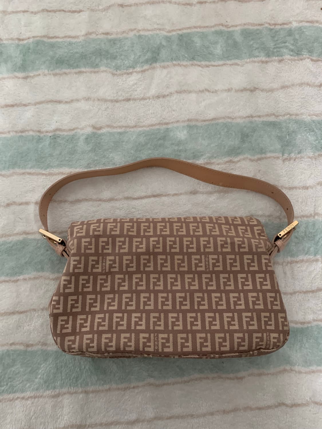 펜디 바게트백 정품 핑크 상품이미지3