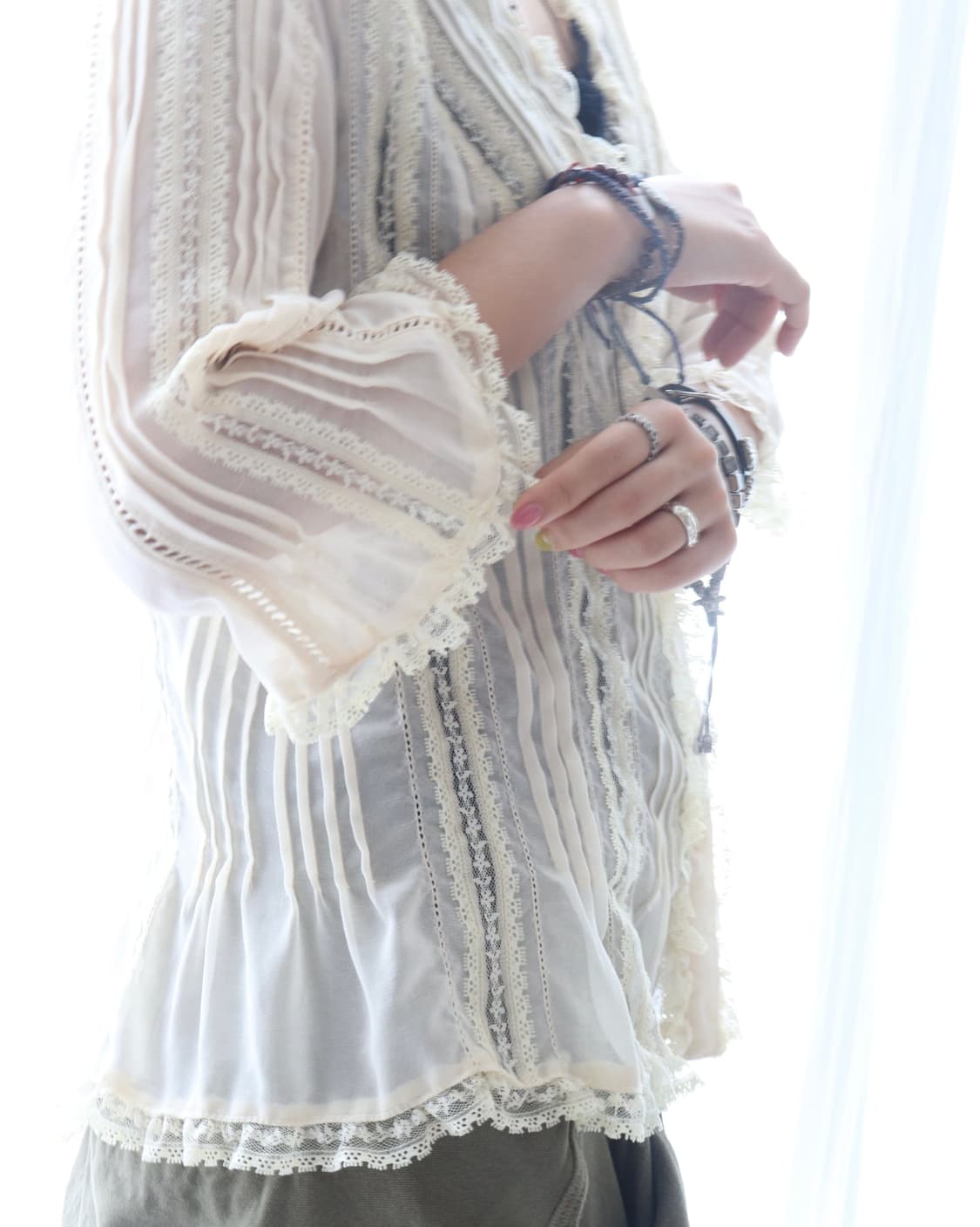 [Ray Beams] Lace Pintuck Frill Blouse 상품이미지5
