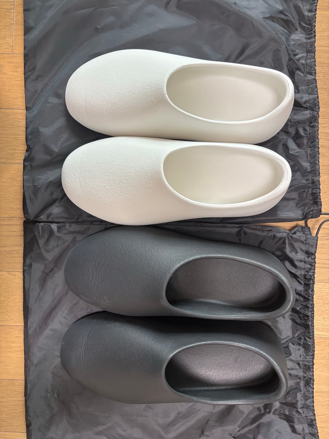 YEEZY SL-01 슬라이드 블랙, 화이트 일괄 상품이미지3