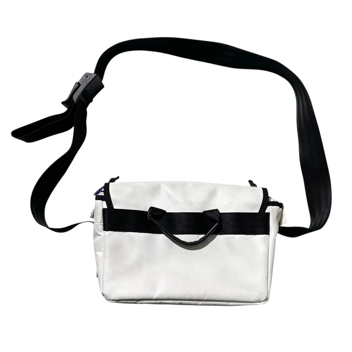 아더에러 트레이스 애드모어 크로스백 상품이미지3